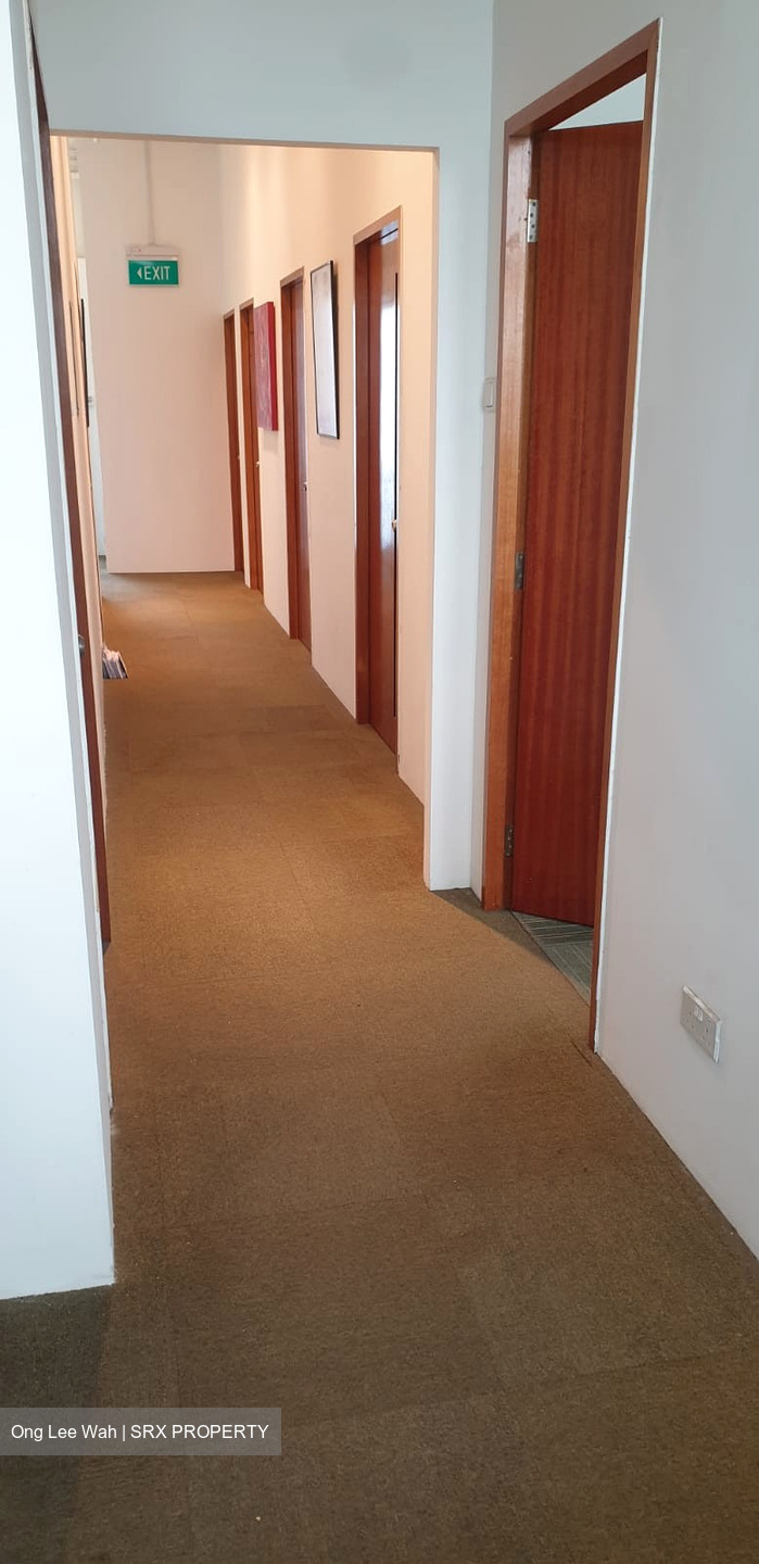 Midview City (D20), Office #576745041